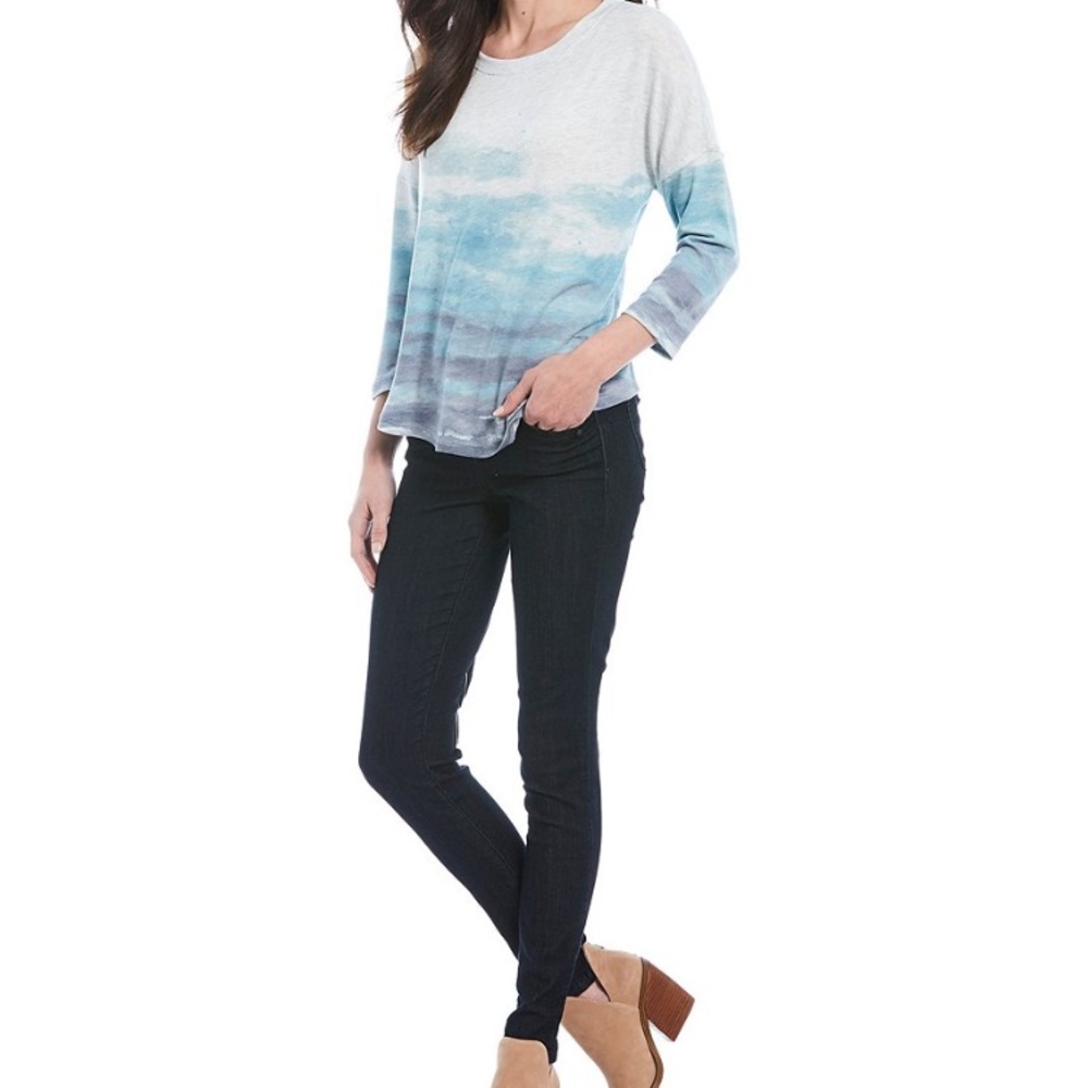 Size M awesome soft Democracy top